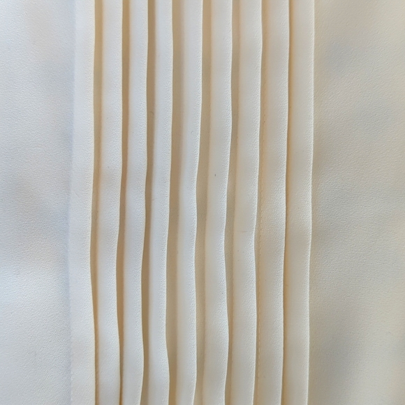 Talbots Flowy Blouse with Pleat Detail, Size 8 - Picture 3 of 3